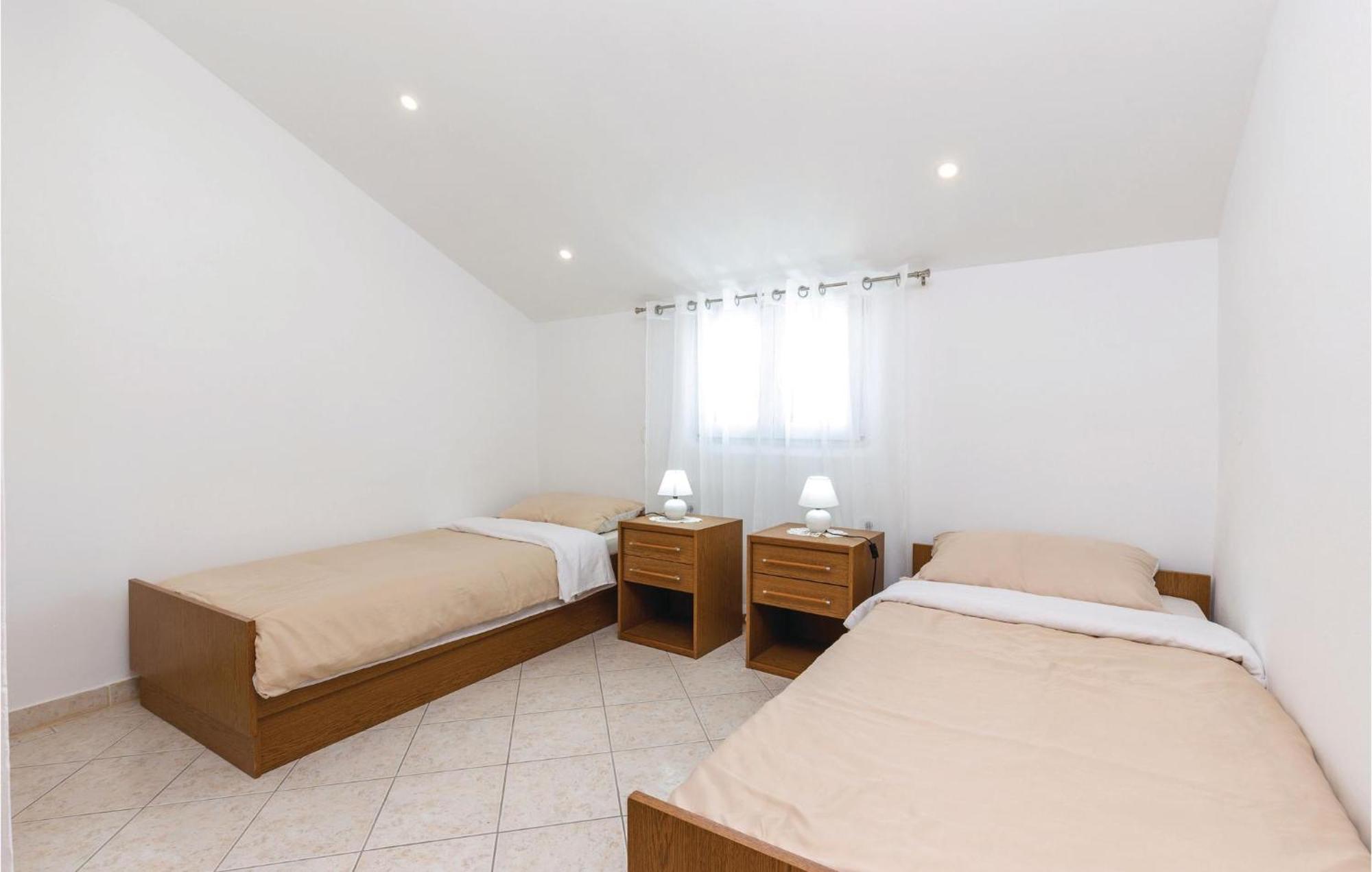 Nice Apartment In Crikvenica With Wifi ภายนอก รูปภาพ