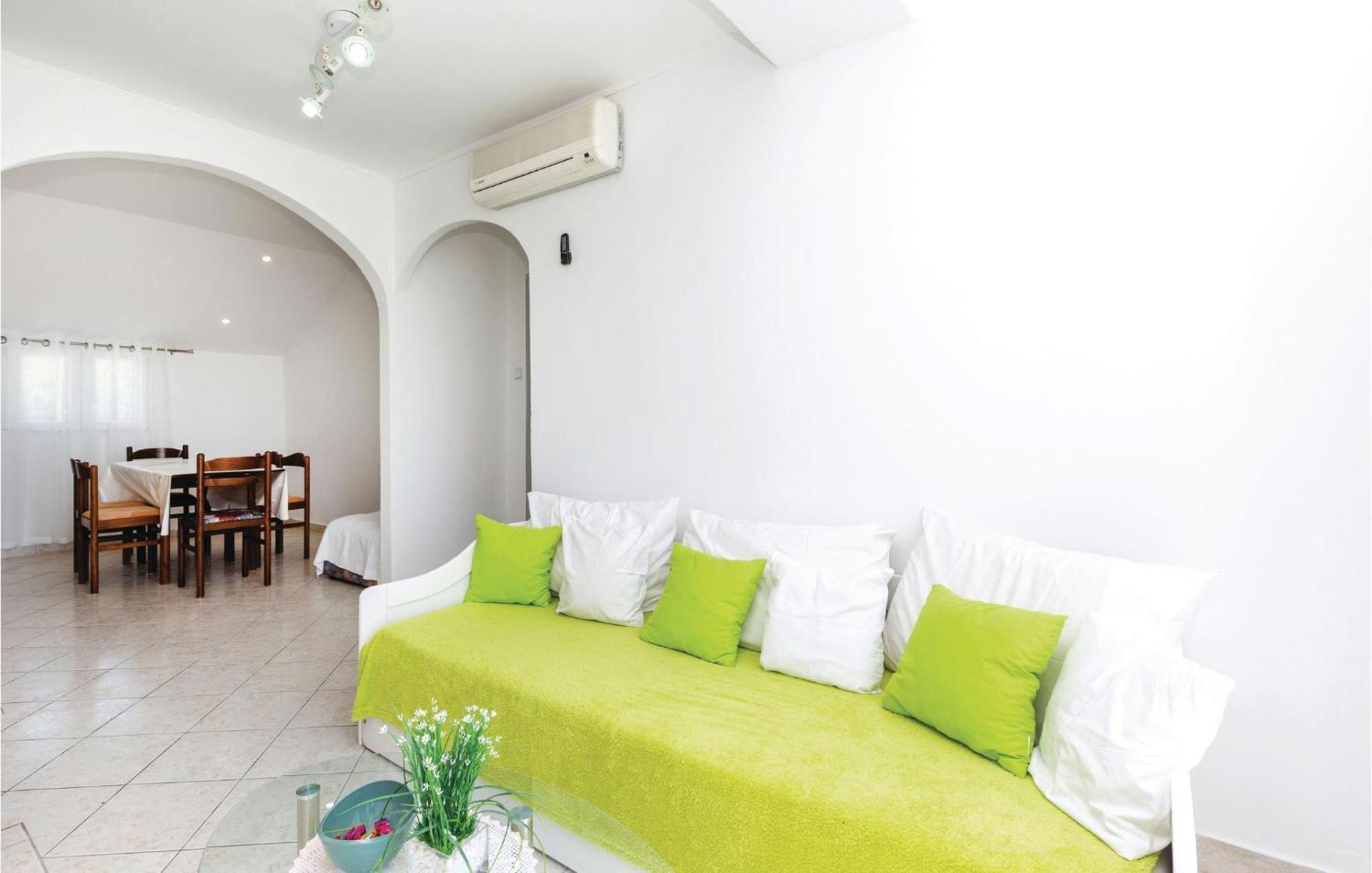 Nice Apartment In Crikvenica With Wifi ภายนอก รูปภาพ