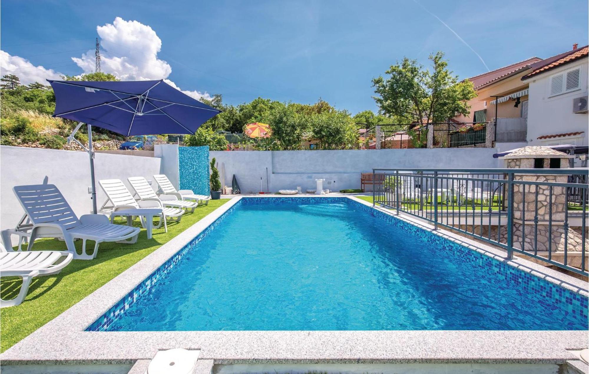 Nice Apartment In Crikvenica With Wifi ภายนอก รูปภาพ